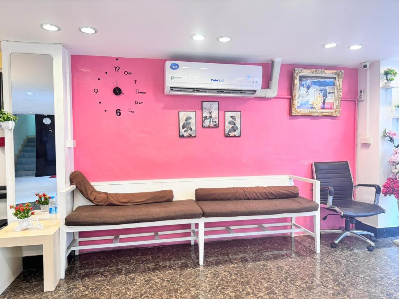 Miracle Gallery Hotel Makkasan Экстерьер фото